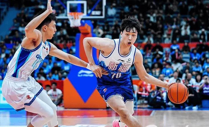 新疆开门红3本土球员太关键!齐麟稳定炮台,2将成隐形功臣!